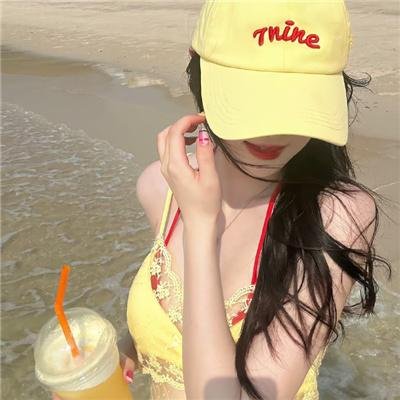 深深腥红
